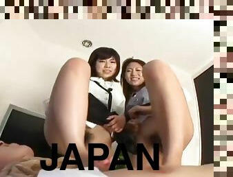 Pissing Japanese girls and facesit