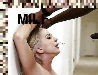 muie, intre-rase, milf, hardcore, negru, pov, blonda, lenjerie