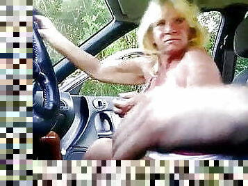 en-plein-air, fellation, granny, voiture, ejaculation