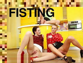 fisting, pisser, lesbienne, bizarre-weird, fétiche, douche