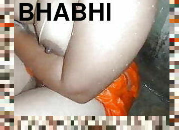 Desi bhabhi bathing hot 