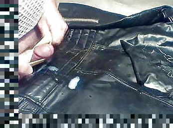 PISS AND CUM ON VINTAGE LEATHER BIKER JACKET FUCKING THONGS