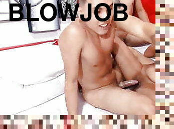 blowjob-seks-dengan-mengisap-penis, gangbang-hubungan-seks-satu-orang-dengan-beberapa-lawan-jenis, pasangan, bersetubuh, cowgirl-posisi-sex-wanita-di-atas-pria