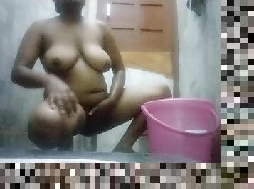 bañando, tetas-grandes, masturbación, orgasmo, coño-pussy, amateur, chorro-de-corrida, hardcore, paja, indio