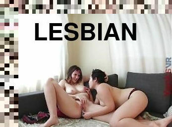 Yanks Sosha Belle & Hope Gold Lesbian Loving In VR