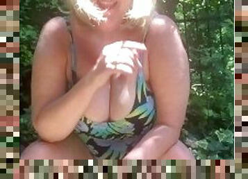 tate-mari, masturbare-masturbation, batran, public, pasarica, matura, milf, mama, cu-degetelul, britanic