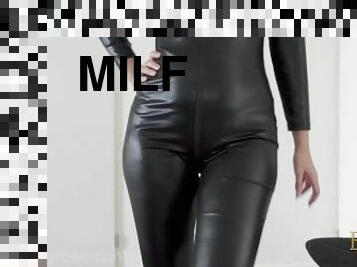 zlatíčka, milfka, bdsm, pov, blondýna, fetišistické, latex, zväzovanie