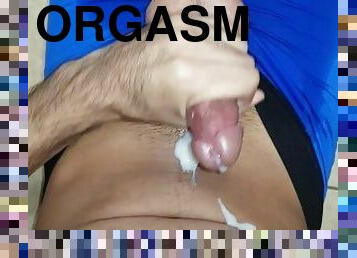 Masturbándome después de orinarme encima