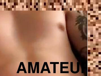 amateur, ejaculation-sur-le-corps, gay, branlette, ejaculation, solo, musclé, minet, tatouage