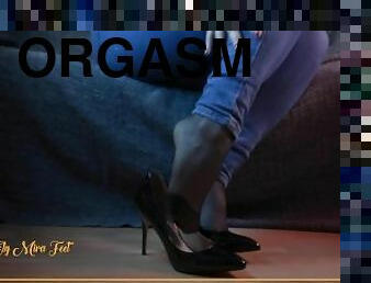 FULL VIDEO Curvy Teen in Jeans Stockings and Shiny High Heels. Cum on my Feet. Foot Fetish Ely Mira
