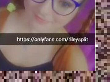 Glasses nerdy girlk with a big big clit looking for friends to play