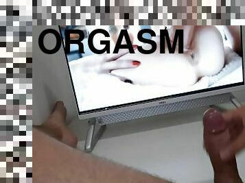 Wanking a hard cock while watching porn - SoloXman