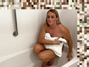 stepmom caught in the bathtub