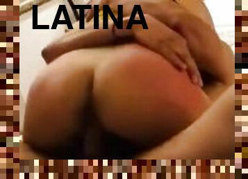 gambarvideo-porno-secara-eksplisit-dan-intens, latina, barang-rampasan, bertiga, berambut-cokelat