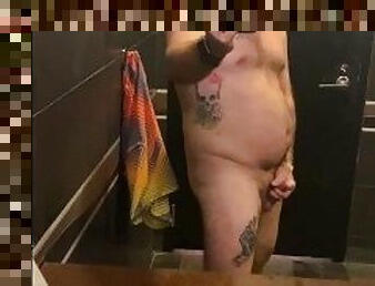 papa, masturbation, public, ejaculation-sur-le-corps, énorme-bite, gay, secousses, ejaculation, piscine, solo