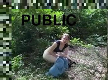 gros-nichons, pisser, public, amateur, cam, voyeur, salope, seins, bout-a-bout, solo