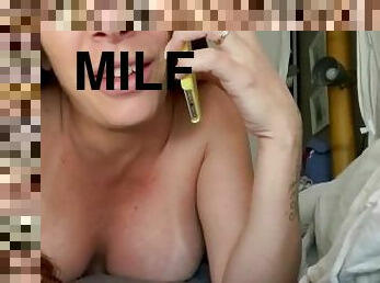 MILF au rveil attend nue dans son lit pour rel baise hard dans les deux trous - FK2