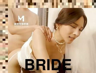Sperm Flows On The Bride Is Dress