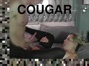 Cougar slut gives blowjob