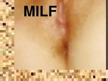 Milf masturbating