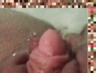 klitoris, tučné, obrovské-huge, masturbácia, strašidlo, orgazmus, pička, bbw, prstovanie, kráska
