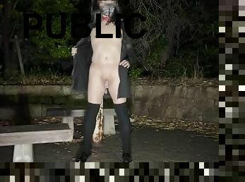 [SISSY] I played with exposure on a park bench at night. Do you like this kind of crossdresser?