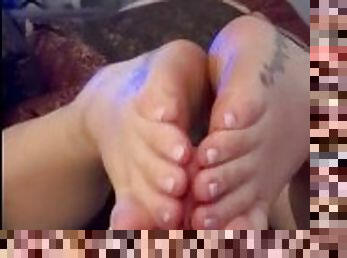 Toe job cumshot