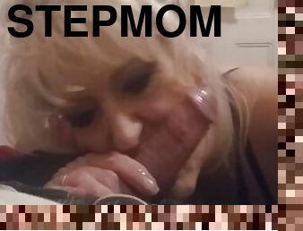 STEPMOM QUEENMILF GIVES AWSOME BJ TO STEPSON