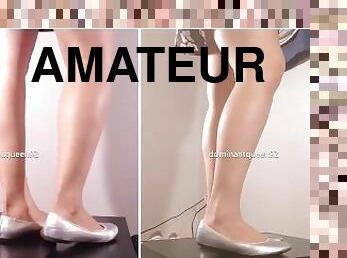 amateur, ejaculation-sur-le-corps, couple, double, pieds, ejaculation, branlette-avec-les-pieds