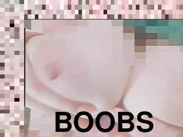 Boobs close up, kilan kaya ito masisipsip