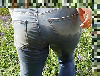 kencing, awam, murid-perempuan, amateur, seluar-dalam, kolej, rambut-kuning, fetish, jeans, basah