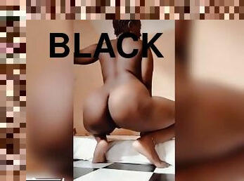 Big black ass,naked twerking