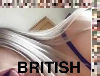 British girl loves to give blowjobs