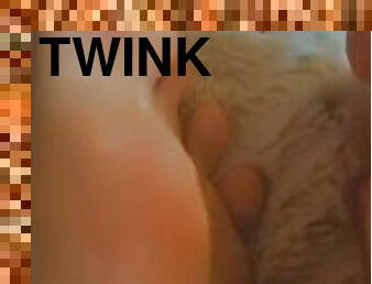 Twink shows smooth feet