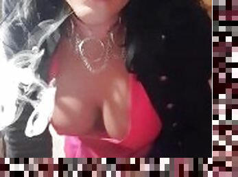 tetas-grandes, amateur, babes, fetichista, a-solas, fumando