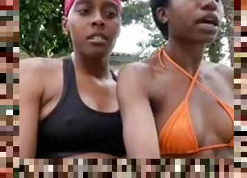 cul, gros-nichons, en-plein-air, amateur, ébène, lesbienne, black, webcam