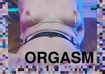 masturbação, mamilos, orgasmo, brinquedo, bdsm, pov, loira, escravidão, falando