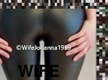 WifeJohanna1999 - My ass in tight black leggings