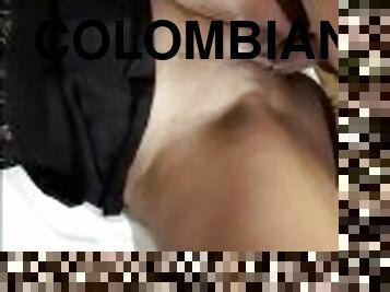 Colombiano me pone una posición Acrobática - Colombian puts me an Acrobatic position