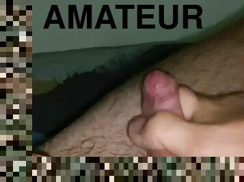 amateur, ejaculation-sur-le-corps, ados, branlette, massage, française, pieds, branlette-avec-les-pieds, bite