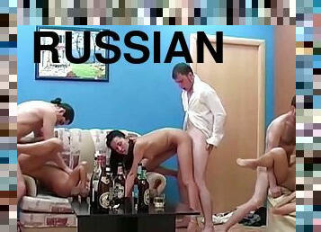 vakarėlis, rusai, studentas, didelis-penis, paauglys, grupinis-seksas, seksas-tryse, dvigubas, brunetė, įsiskverbimas