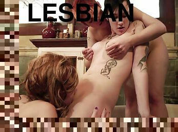 pantat, orgasme, vagina-pussy, lesbian-lesbian, gemuk, bertiga, berambut-merah, berambut-pirang, pakaian-dalam-wanita, ketat