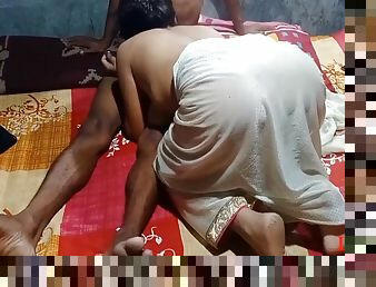 Indian Village Bhabhi Xxx Videos With Farmer In Badroom