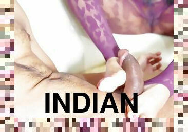 amateur, indien, pieds, petite-amie, webcam, fétiche, branlette-avec-les-pieds, brunette