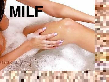 banyo-yapma, mastürbasyon-masturbation, amcık-pussy, lezzo, orta-yaşlı-seksi-kadın, genç, masaj, rol-dağıtımı, bakış-açısı, üniversite