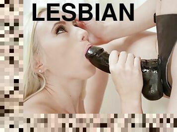 רחצה, כוס-pussy, סטראפ-און, חתיכות, לסבית-lesbian, נוער, מדהים, מקלחת