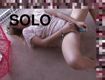 jouet, blonde, solo