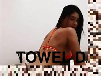 Towel dancer