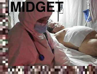 Vends-ta-culotte - Medical fetish with a midget