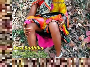 Dehati village naked woman in sari outdoors - hindi porn video